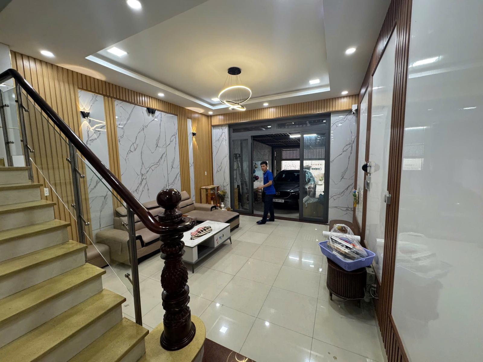 BÁN SIÊU PHẨM NHÀ MẶT TIỀN HẺM ĐẸP XE HƠI 6M- PHÙ HỢP CHO MỌI GIA ĐÌNH. LH:0931423123.