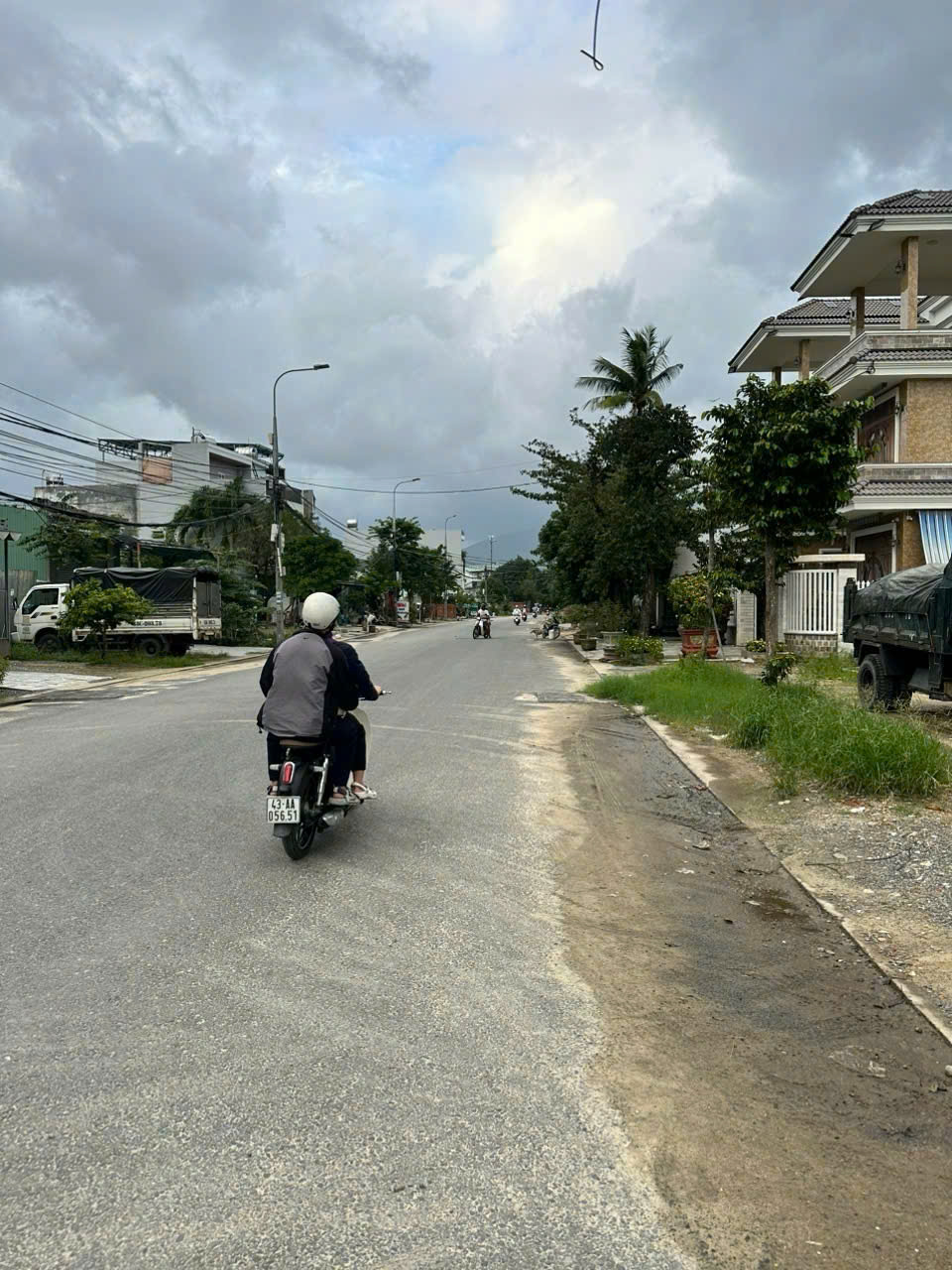 BÁN LÔ ĐẤT ĐẸP KIỆT ÔTÔ Thông ĐƯỜNG CHÍNH HỮU, VIEW CÔNG VIÊN, CHỈ 9.4 TỶ cách biển chỉ 300m. Tặng kèm dãy phòng trọ có 5 phòng đang cho thuê 