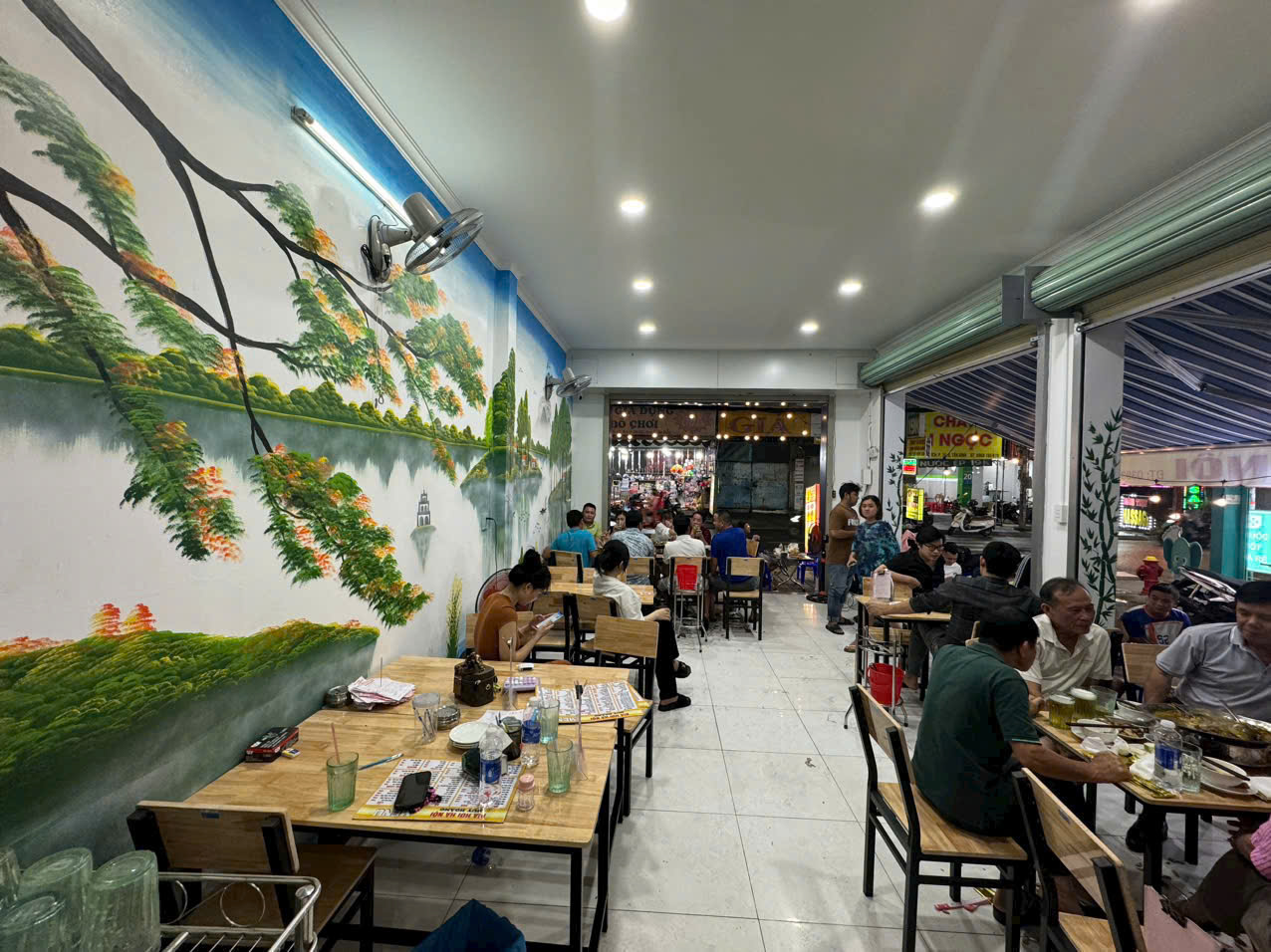 SANG NHƯỢNG QUÁN NHẬU PHAN HUY ÍCH. 80M2 GIÁ 250TR. LH:0564731521