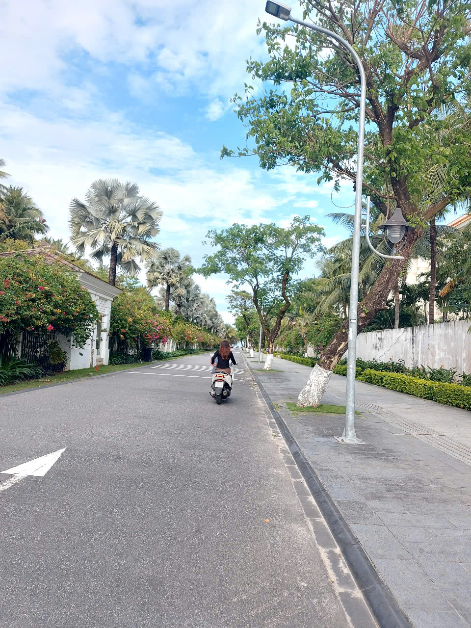 Bán nhà 3 tầng Hồ Xuân Hương, Mỹ An, Ngũ Hành Sơn - Sát biển, Dòng tiền 17tr/tháng