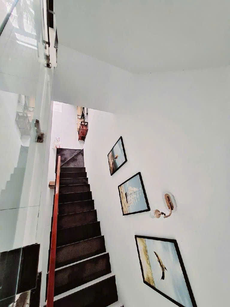 Bán nhà 3 tầng Hồ Xuân Hương, Mỹ An, Ngũ Hành Sơn - Sát biển, Dòng tiền 17tr/tháng