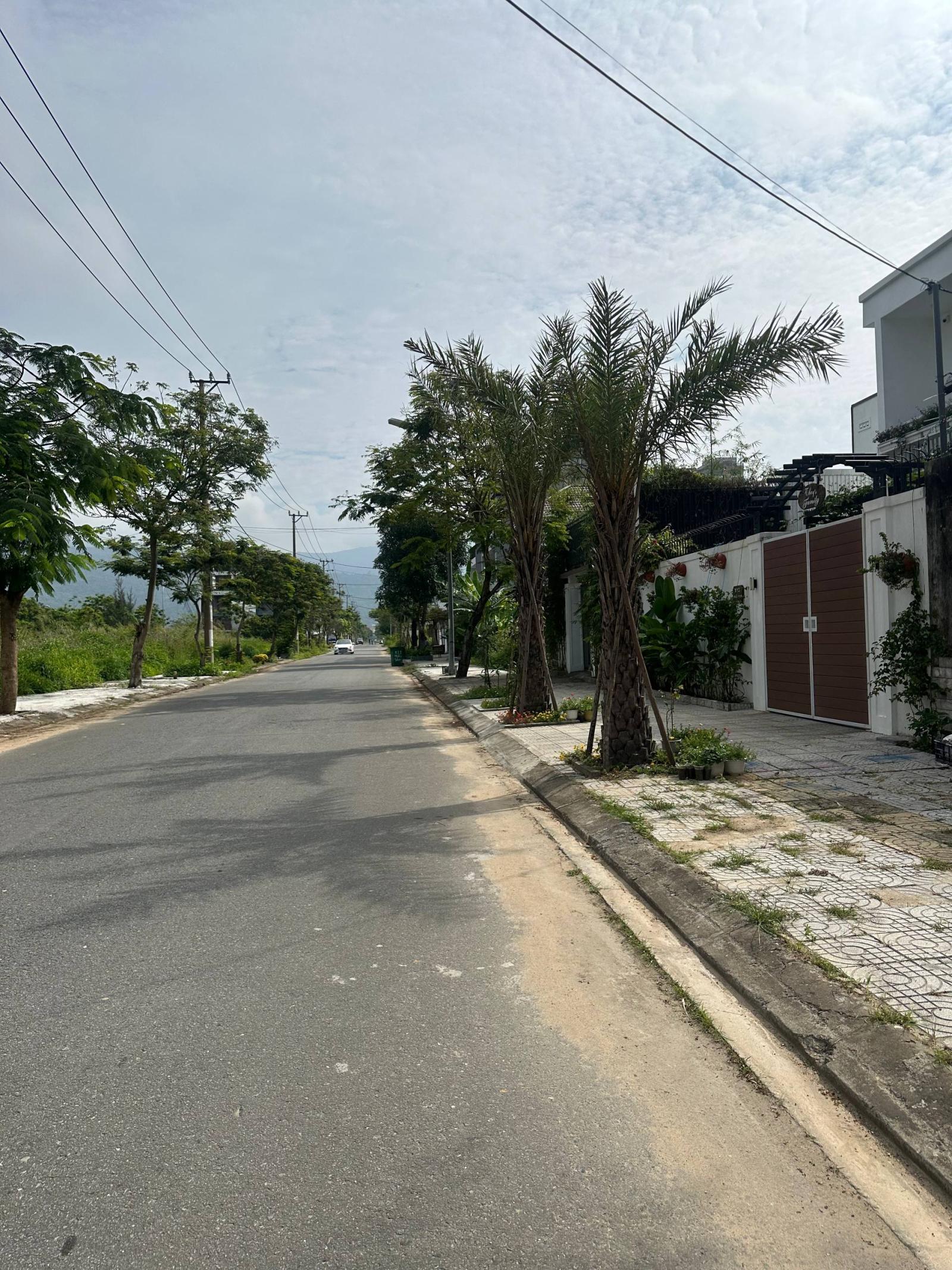 Bán đất biệt thự 180m2 Mặt tiền Trần Sâm, (7m5) gần khách sạn Golden Bay, Nại Hiên Đông, Sơn Trà 15 tỷ