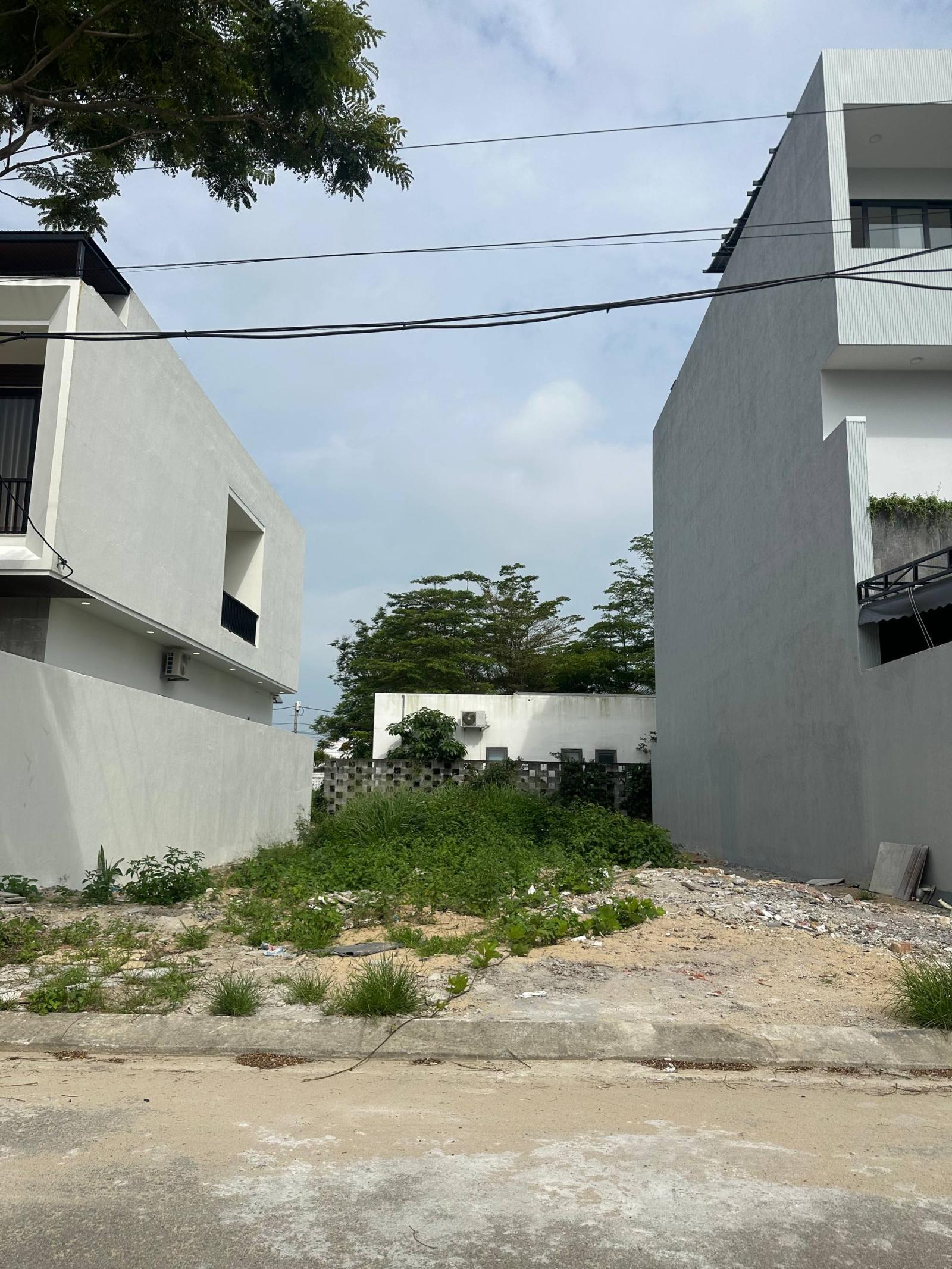 Bán đất biệt thự 180m2 Mặt tiền Trần Sâm, (7m5) gần khách sạn Golden Bay, Nại Hiên Đông, Sơn Trà 15 tỷ