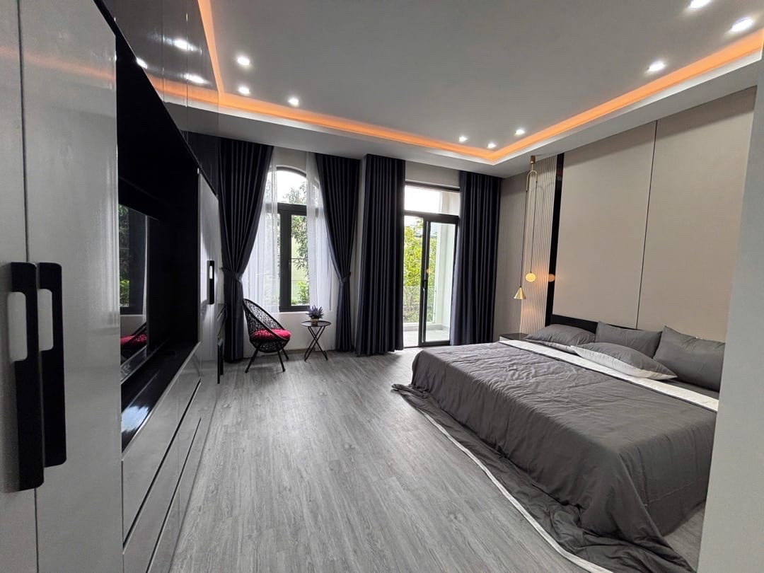 🏡HÀNG NÓNG ĐƯỜNG HUY CẬN - TRỤC ĐƯỜNG XẦM UẤT -  BÊN CẠNH LÀNG ĐẠI HỌC - NGANG 5M