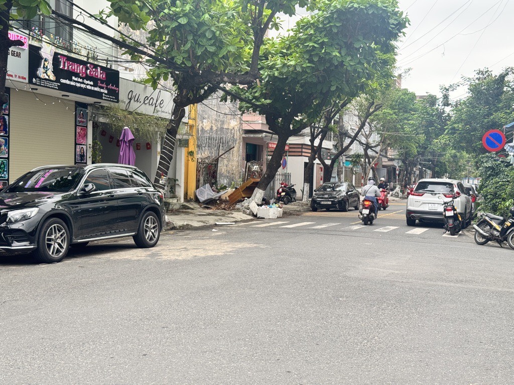 Bán nhà đường Trương Chí Cương ô tô đậu trước nhà - 6,8 Tỷ giá này không có cái thứ 2