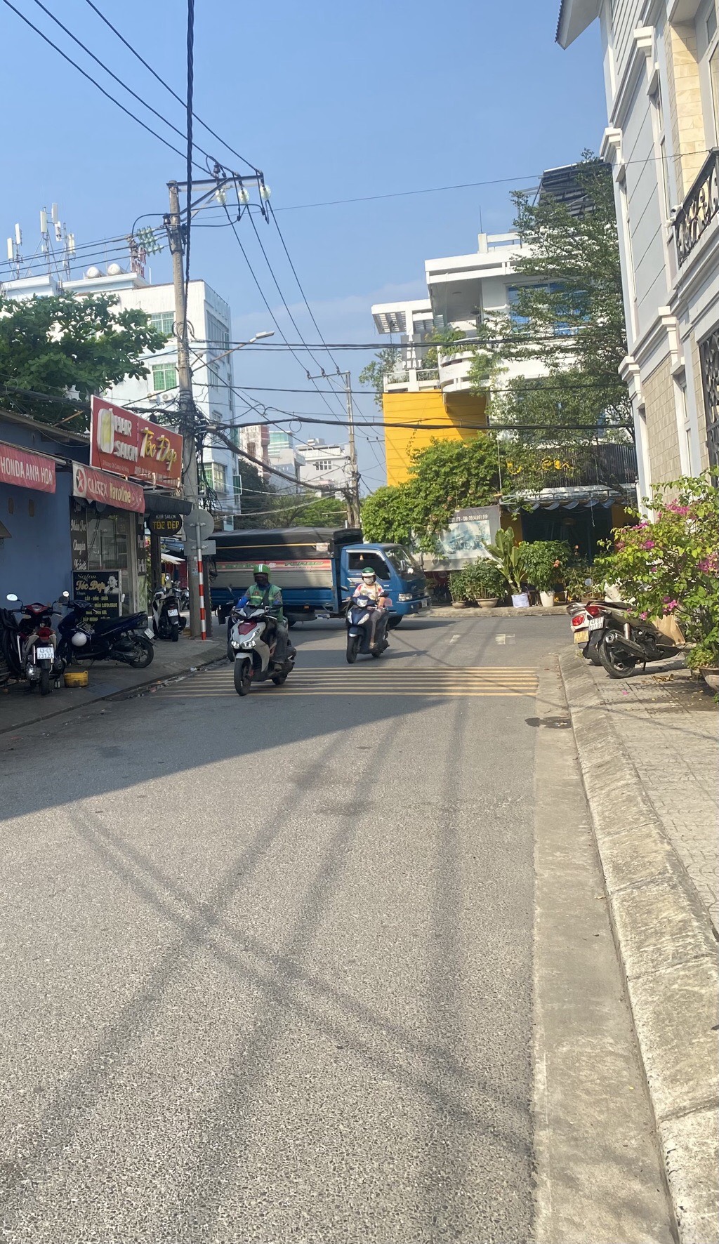 Bán nhà đường Trương Chí Cương ô tô đậu trước nhà - 6,8 Tỷ giá này không có cái thứ 2