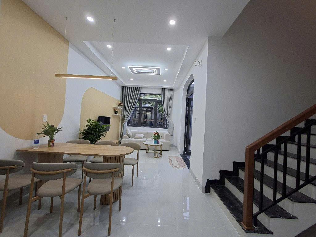 Nhà Cẩm Bắc - 3 Tầng Xây Mới - Ngang 6,5m - Full Nội Thất - Giá 5 tỷ