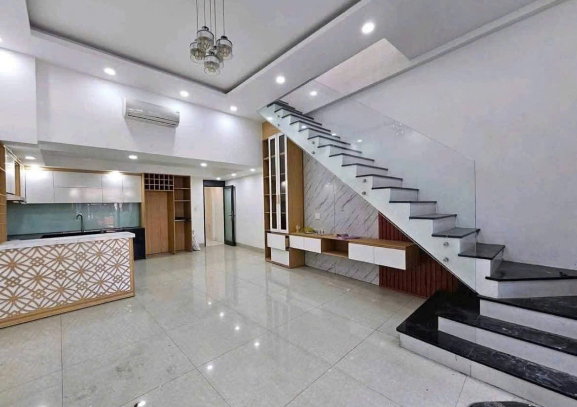 🔥 BÁN NHÀ MẶT TIỀN TÔN ĐẢN – VỊ TRÍ KINH DOANH SẦM UẤT - DT 103M2 x 2 TẦNG 🔥