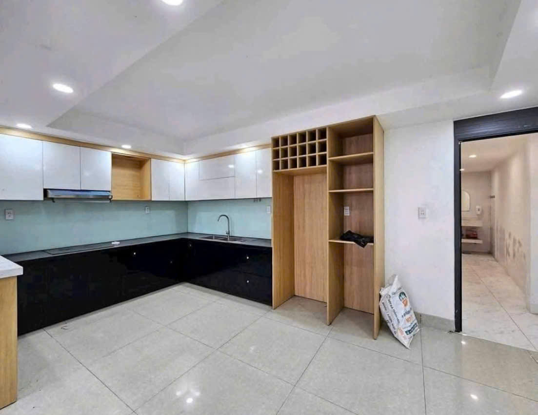 🔥 BÁN NHÀ MẶT TIỀN TÔN ĐẢN – VỊ TRÍ KINH DOANH SẦM UẤT - DT 103M2 x 2 TẦNG 🔥