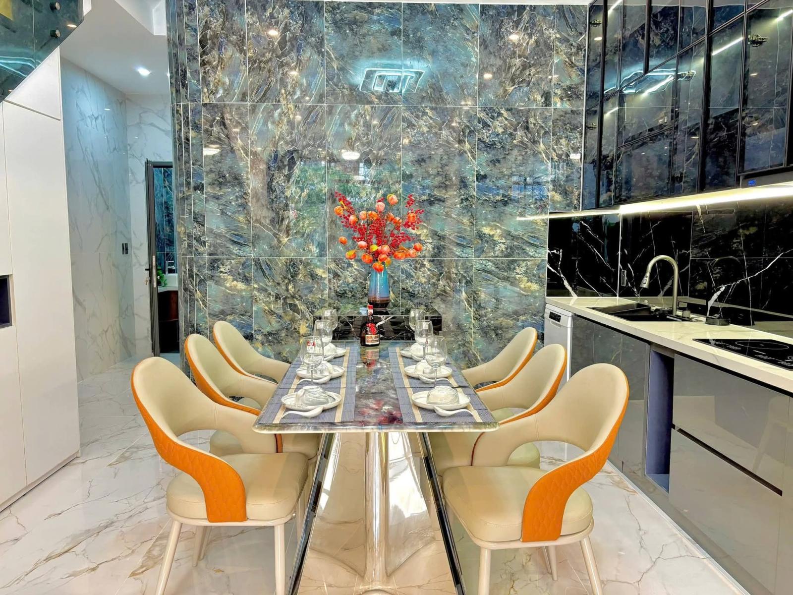 Nhà mới xây full nội thất- Hòa Xuân ( nhĩnh 7 tỷ )