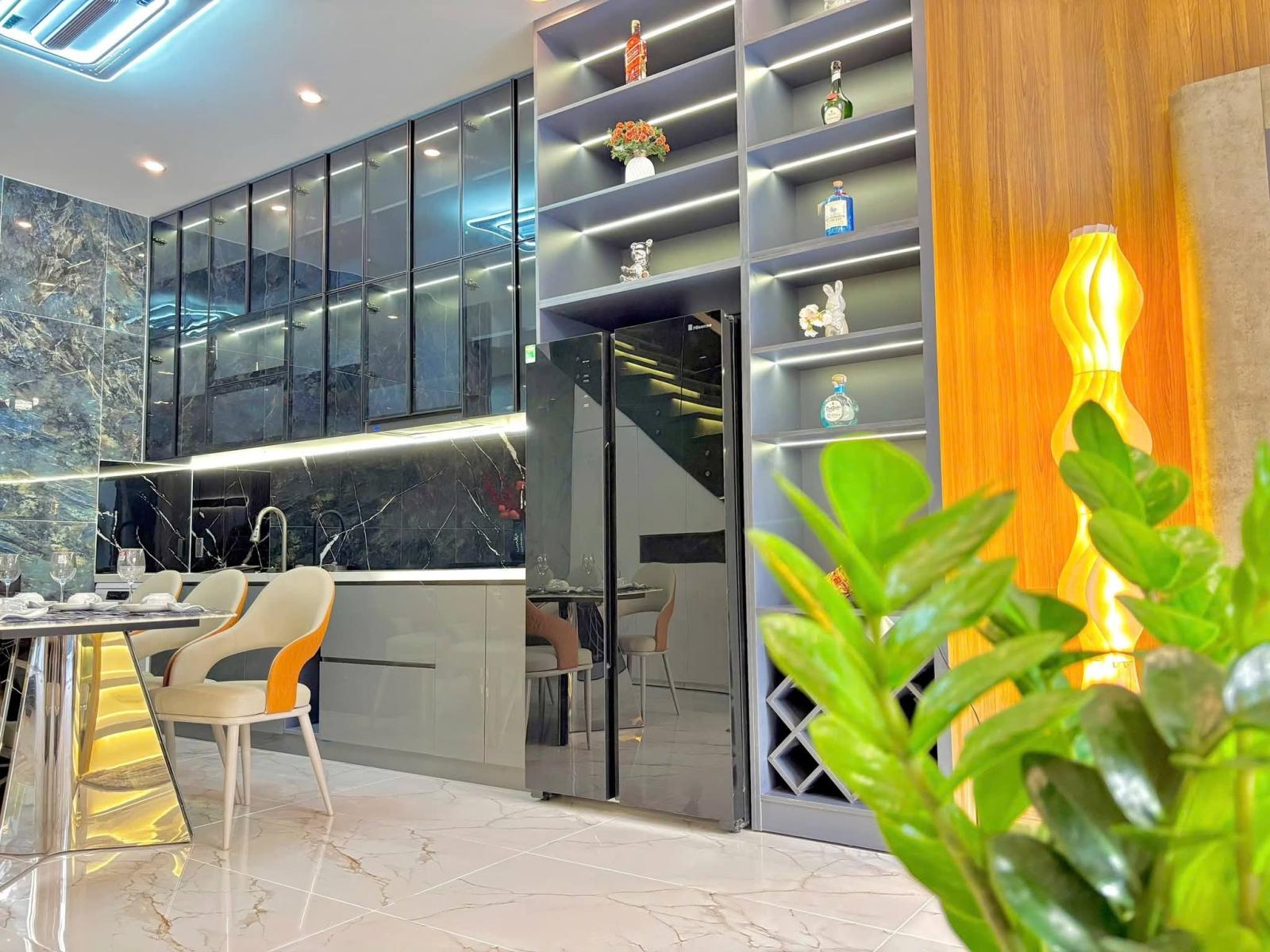 Nhà mới xây full nội thất- Hòa Xuân ( nhĩnh 7 tỷ )