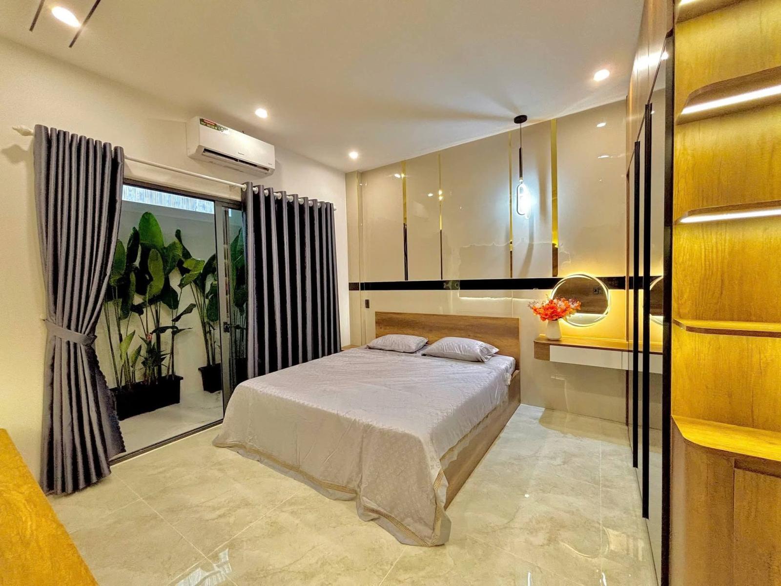 Nhà mới xây full nội thất- Hòa Xuân ( nhĩnh 7 tỷ )