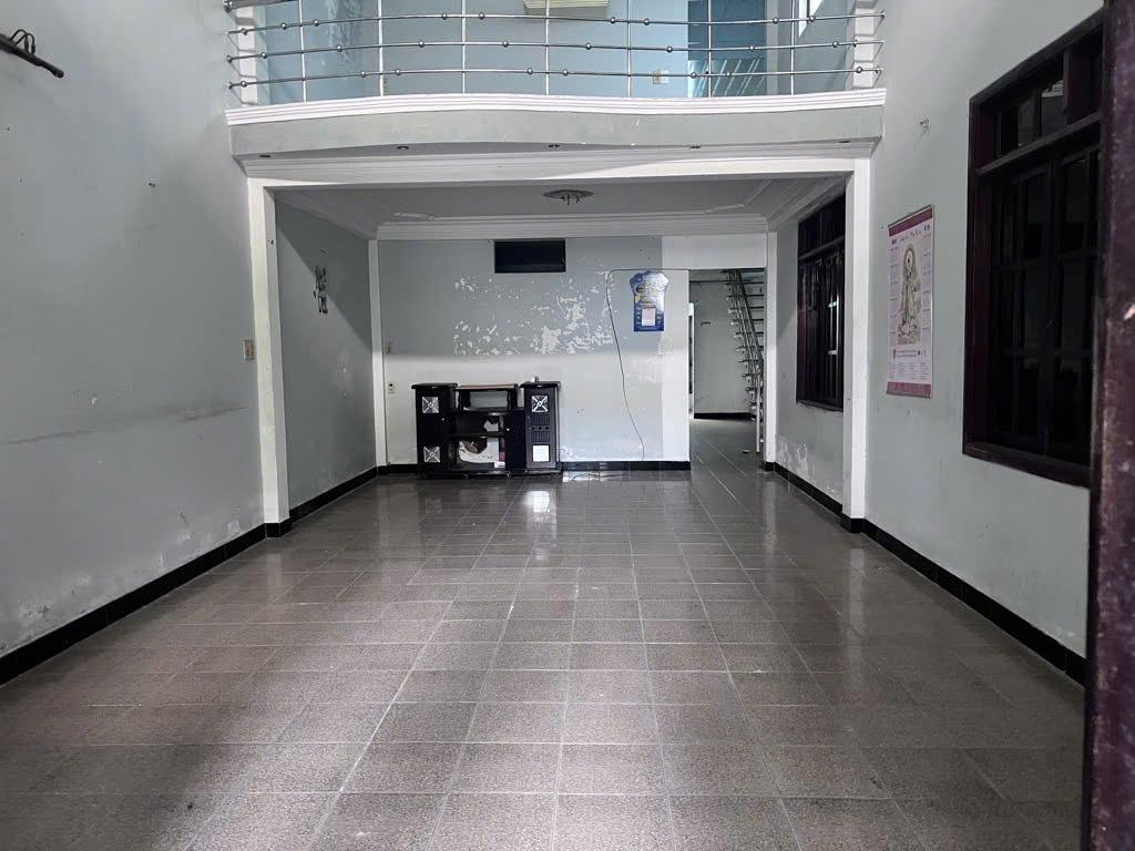 Bán Gấp nhà mặt tiền 2 Tầng Đường Xuân Thiều - Gần Biển Nguyễn Tất Thành - Giá chỉ nhỉnh 5 tỷ