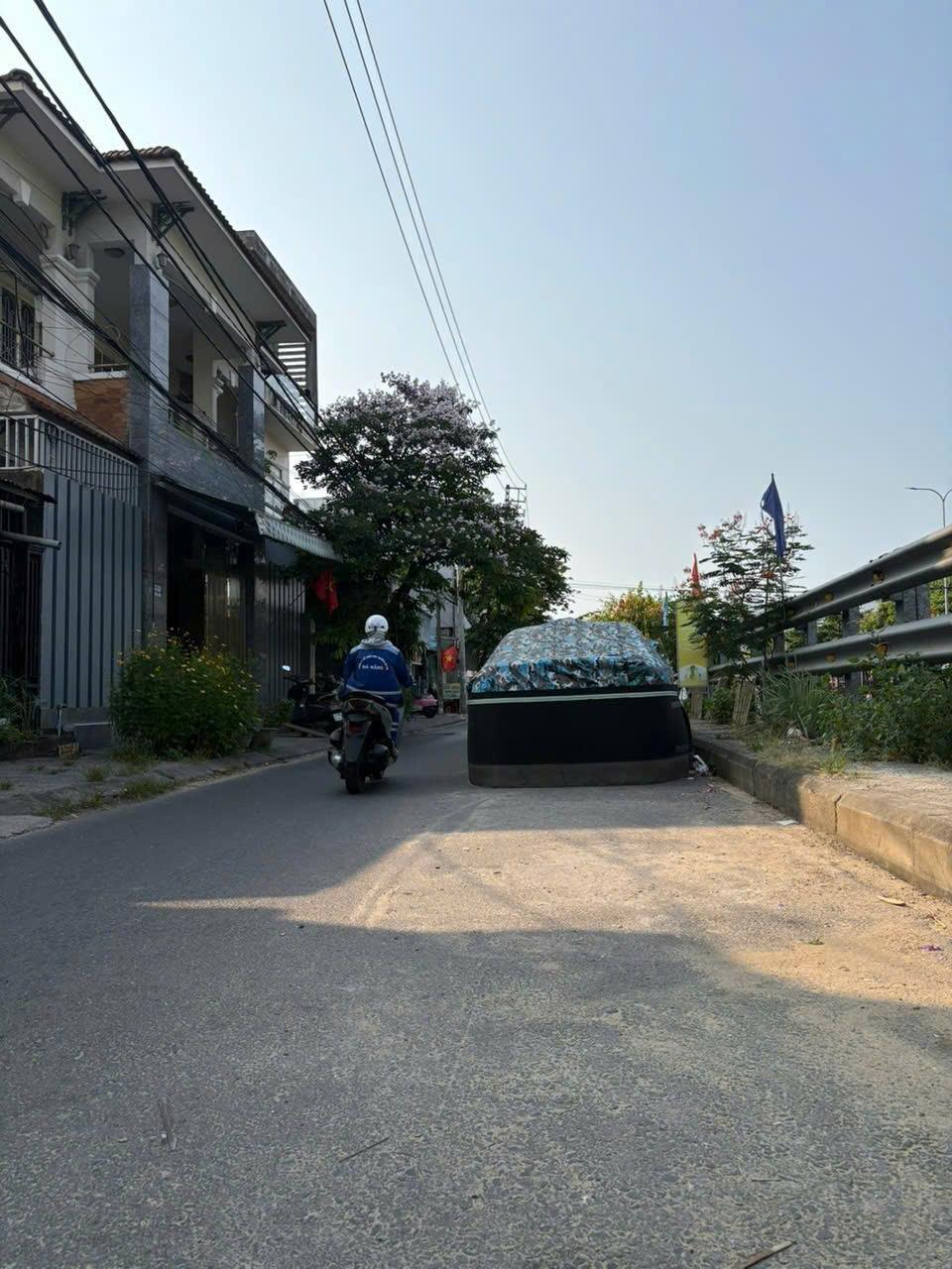 Lô đất 178m2 - Tặng Kèm Nhà Cấp 4 - Diên tích khủng - Sau lưng mặt tiền Trường Chinh - Cẩm Lệ - Giá Chỉ Hơn 2 Tỷ