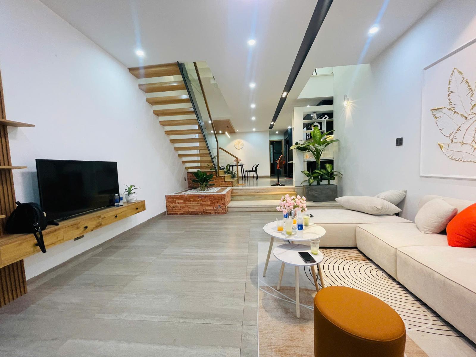 SẬP HẦM NHÀ 3T MT NGÔ THẾ VINH – 100M² NGANG 5M HIẾM SÁT SÂN BAY ĐÀ NẴNG