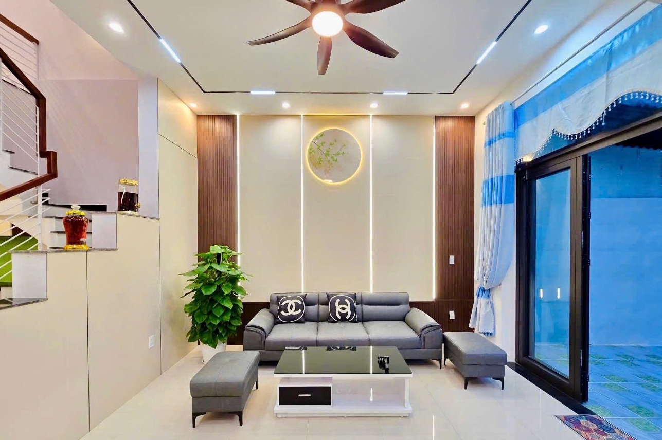 NHÀ 3 TẦNG MẶT TIỀN VĂN TIẾN DŨNG – HÒA XUÂN – 8,3 tỷ